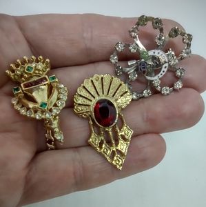 Rhinestone brooches vintage